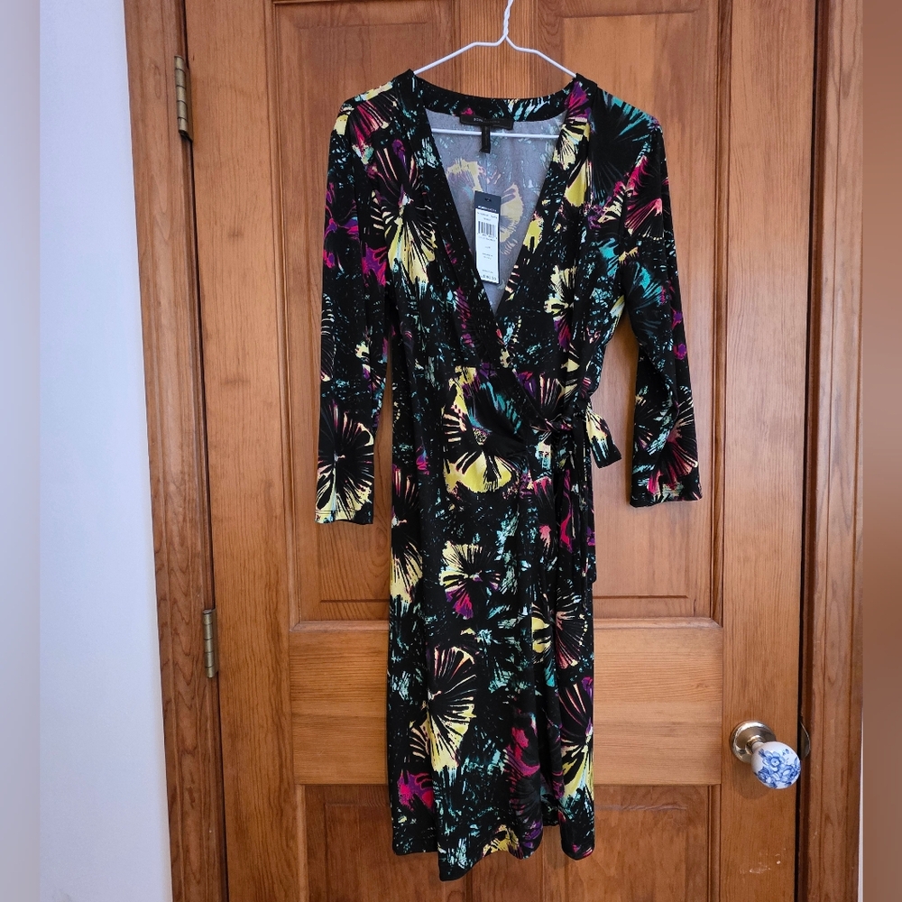 NWT BCBGMAXAZRIA Floral Wrap Dress Adele Multicolor Size M